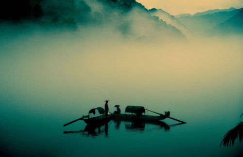 Misty Fishing Trip. Foto por 郑 无忌 en Unsplash