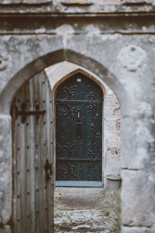 Vicar's Close. Foto por Annie Spratt en Unsplash