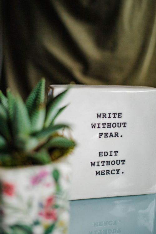 Writer. Foto por hannah grace en Unsplash