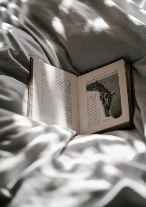 Libro antiguo. Foto por Annie Spratt en Unsplash