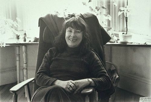 Poeta estadounidense Denise Levertov