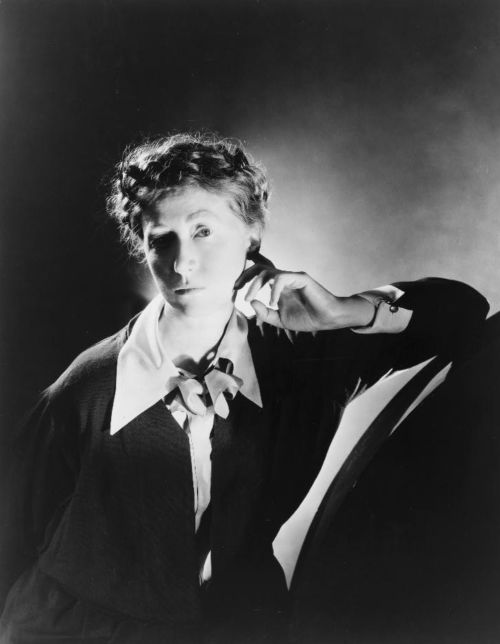 Poeta estadounidense Marianne Moore