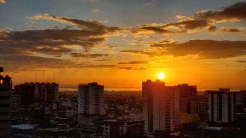 Maracay, Venezuela. Foto por Jorge Salvador en Unsplash