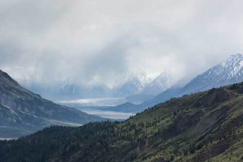 Río Yukón. Foto por Kalen Emsley en Unsplash